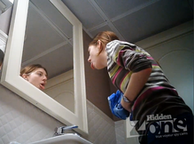 Срытая камера в туалете может увидеть много интересного