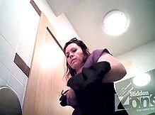 Два сюжета снятых камерой в туалете