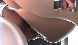 Скрытая камера в японском туалете