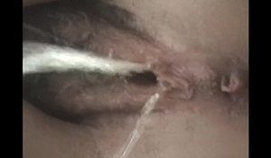 Снимают писающие киски крупным планом