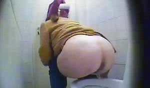 Spy2wc 42 камера в женском туалете